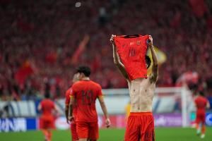 记者：国足将在大连足球青训基地集中，备战东亚杯